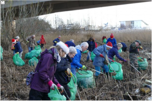 Volunteers in Cardiff filled 320 rubbish bags in wetland clean-up